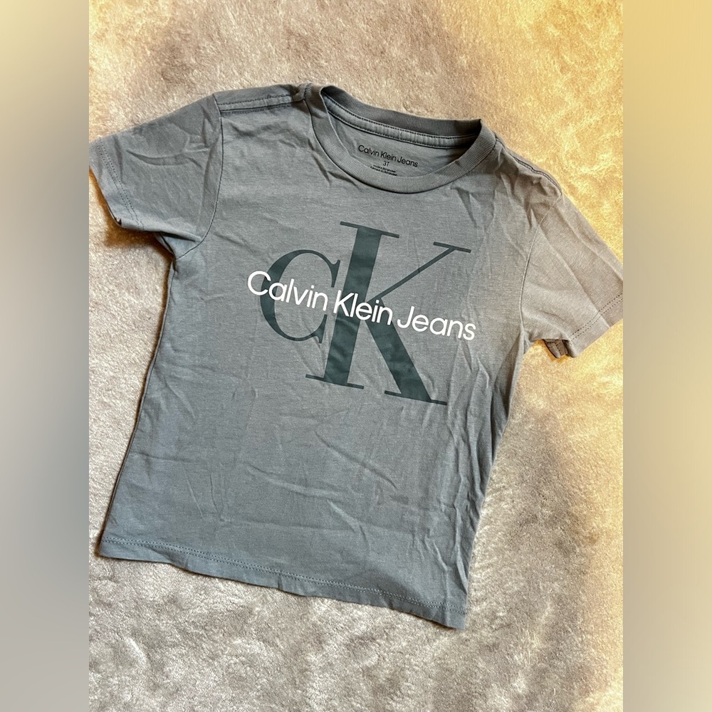 Calvin Klein Jeans Kids Sky Blue Short Sleeve Tee size 3T